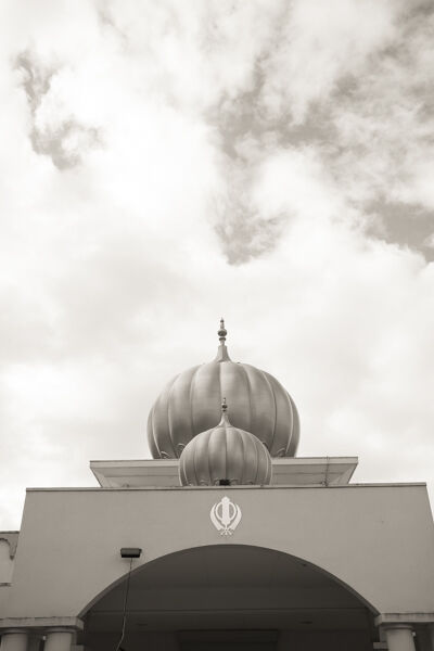Golden dome above the Gurdwara entrance.
