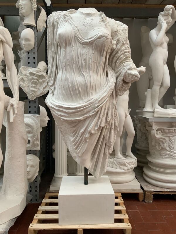 S252 TYCHE copia in gesso