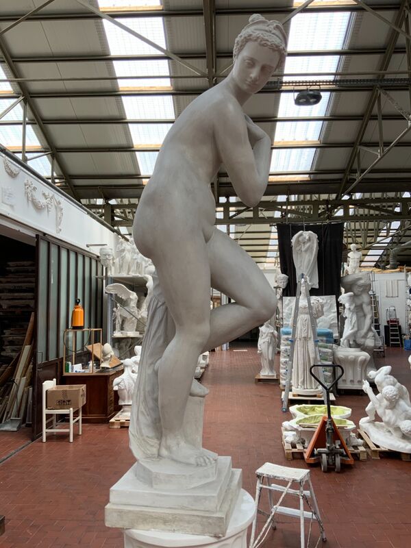 Venere di Giambologna - finto marmo grigio