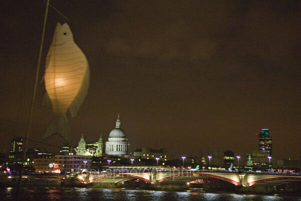 st-pauls-and-fish-at-night
