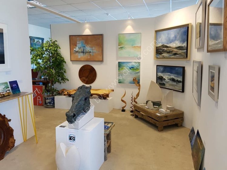 In great company at the lovely Athay Gallery on Portland 2018