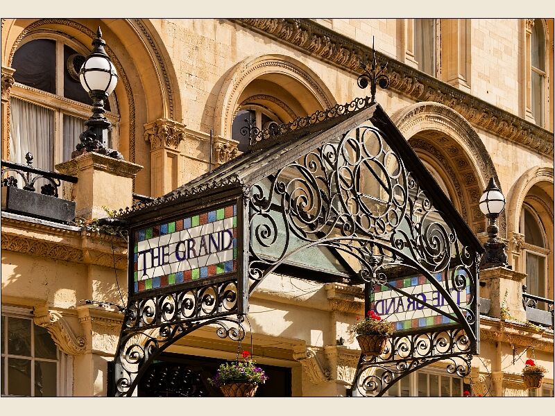 10 Grand Hotel