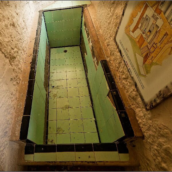 Caldicot 5 Bath in the Tower