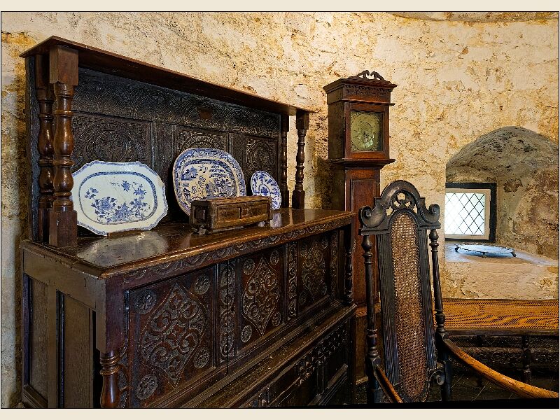 Caldicot 6 Furniture in the Keep