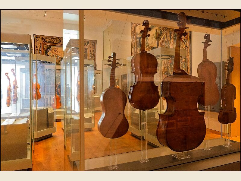 Oxford- Ashmolean Museum-Violins, Cellos & Violas