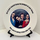 Suede pop plate