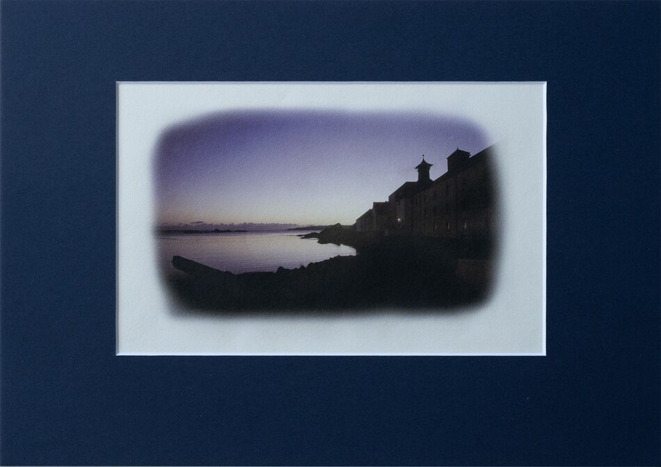 Nr. 15 Laphroaig Distillery at-night, A4 19x12cm, Auflage 1 Exemplar, Preis 70,- EUR
