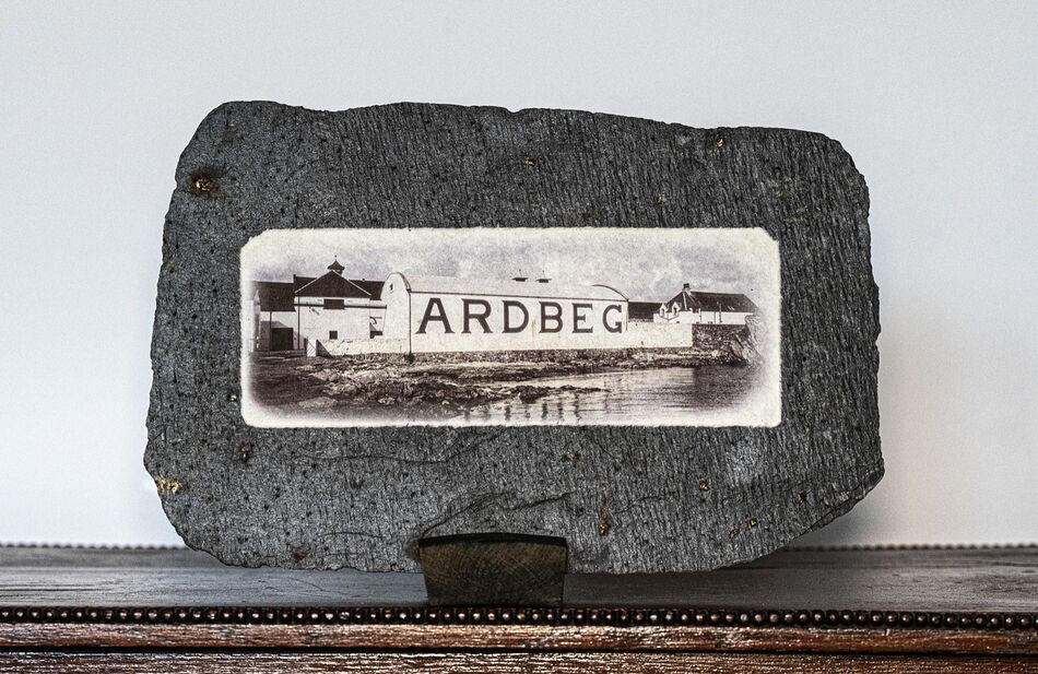Nr. 45 Ardbeg_sea-side_Schindelgröße 31x20, Bildgröße 23x9, Preis 249,- EUR