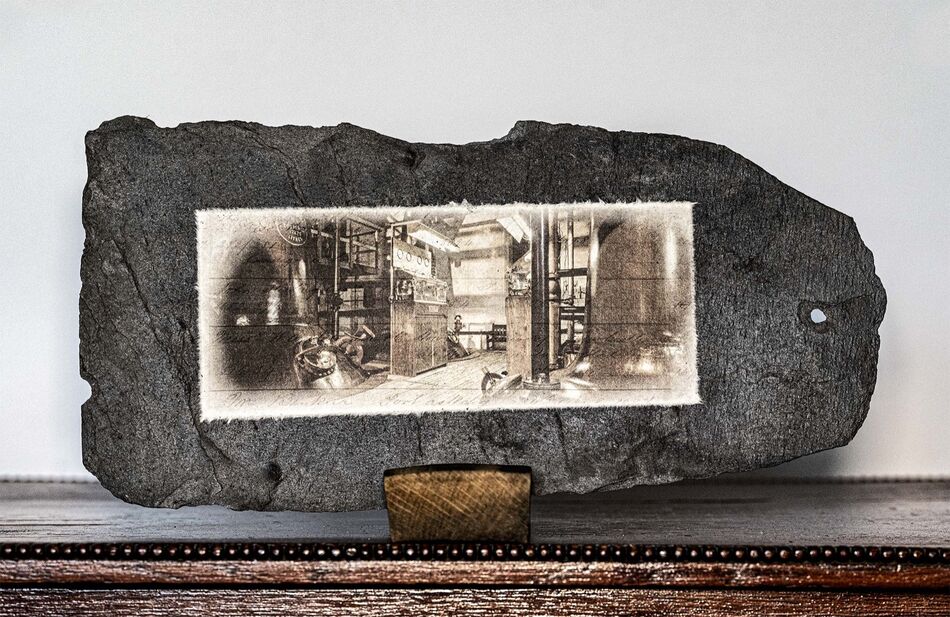 Nr. 40, Bruichladdich Stillhouse, duplex, Schindelgröße 34x17 cm, Bildgröße 21x9 cm, Preis 249,- EUR