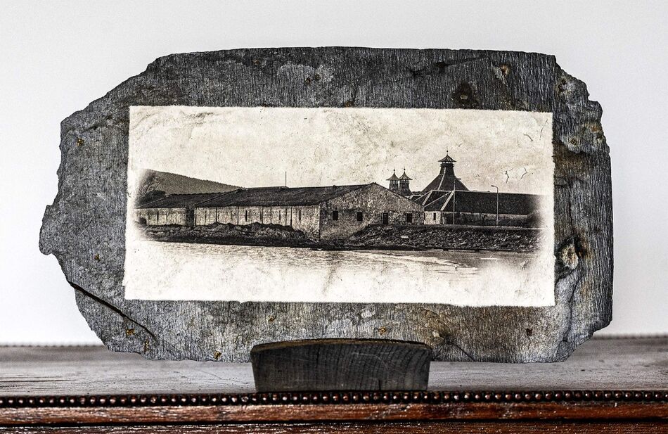 Nr. 15, Port-Ellen_old, Schindelgröße:36x20, Bildgröße:27x12, Preis: 249,- EUR