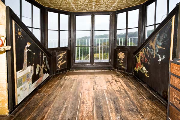 Top Floor changing room.