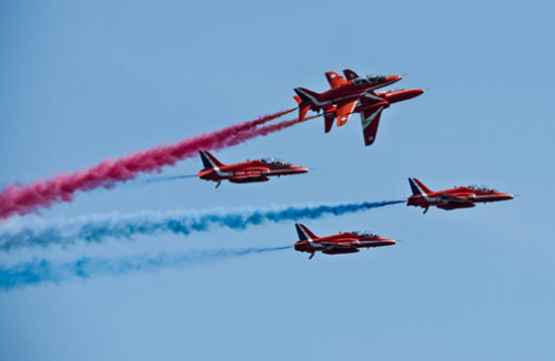 Red Arrows break formation