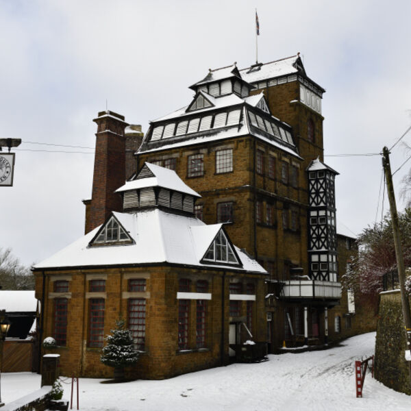 Hook Norton Brewery in Snow