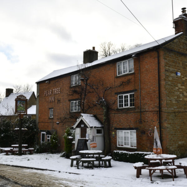 Peartree Inn in Snow