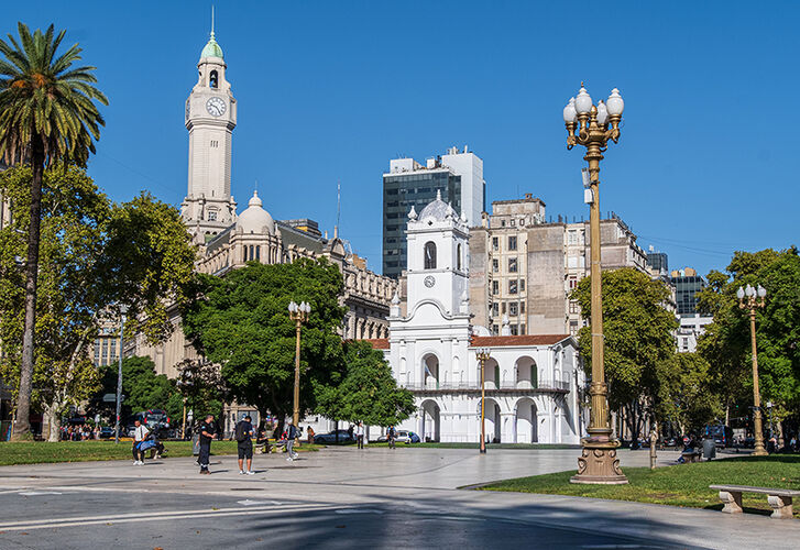 Morning at Plaza Mayo