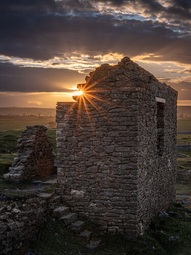 RUINS OF THE DYING SUN