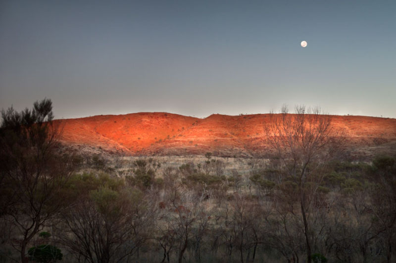 Karijini Drive at sunrise