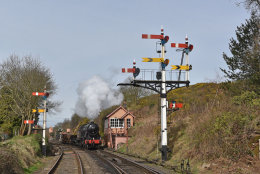 Passing Bewdley signal box