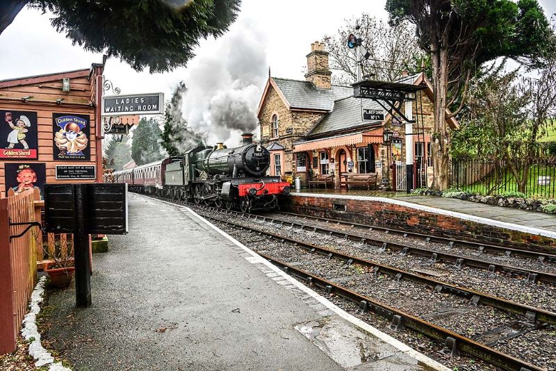 Hampton Loade Station