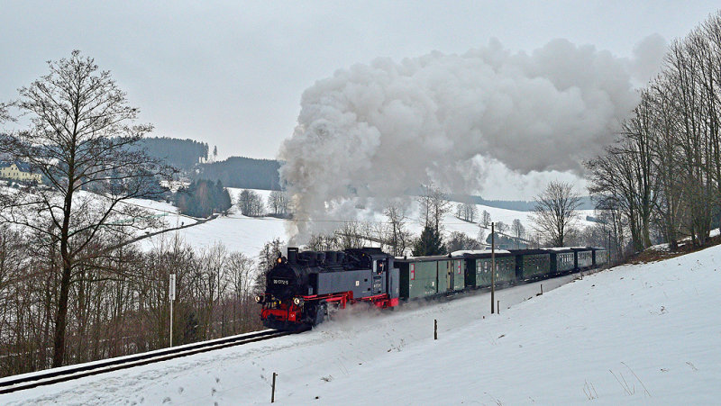 Climbing up to Sehmatal on the Oberweissental Ine