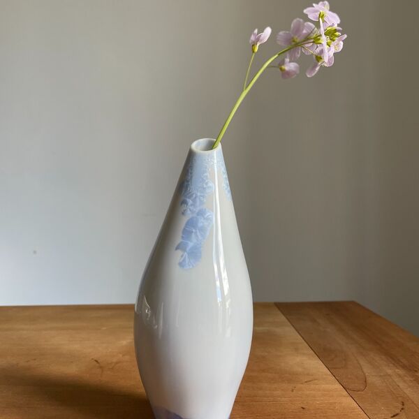 "Freely I" silver blue, front Vase1-1