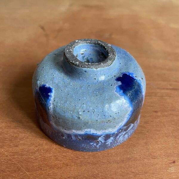 Sake cup V, deep blue, bottom (Reserved) Cup10-3
