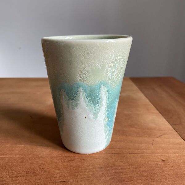 Moss green cup, back Cup5-2