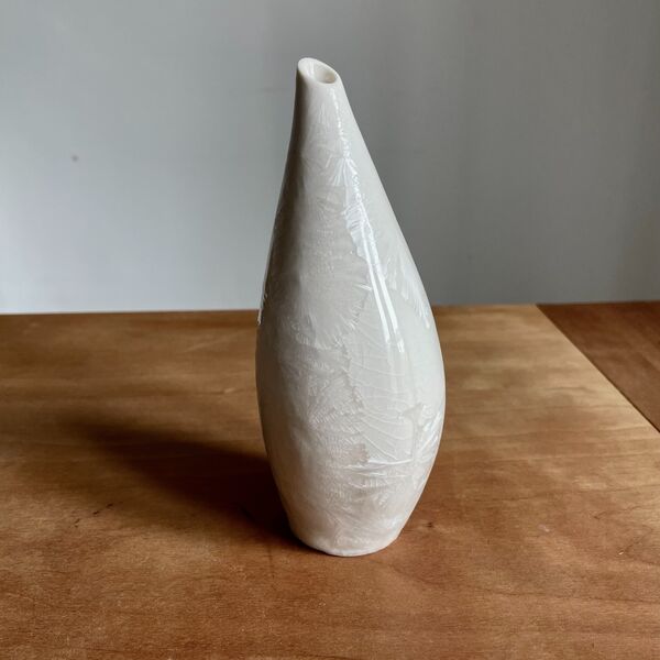"Freely IV" snow, front Vase4-1