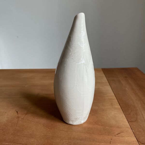 "Freely IV" snow, back Vase4-2