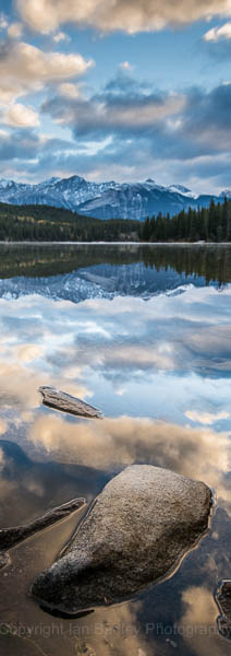 Canada, Jasper National Park, Pyramid Lake Reflections