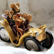 8 4 little piggys driving in the snow C W IWPS
