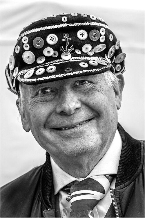 Anne Dziedzicki Pearly King P IWPS