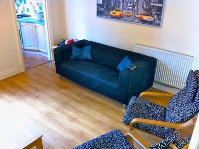 Loughborough-4-bed-23-curzon-lounge-2