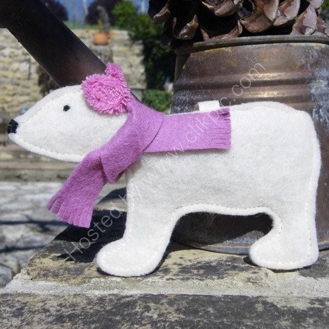 Mrs PB and her pink accessoires...
