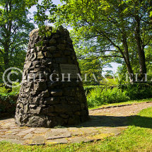 Burns Monument in Glen Afton