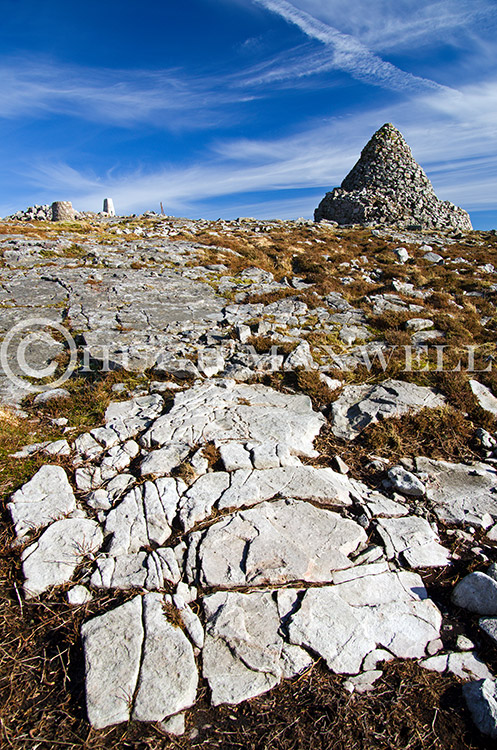 The rocky summit of Cairn Table