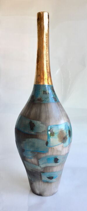 Tall blue smoke-fired pot.