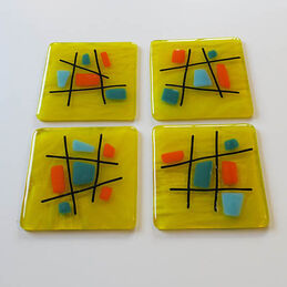 criss cross yellow square dish