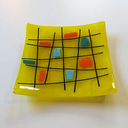 criss cross yellow square dish