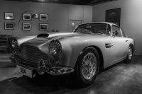 Aston Martin DB4