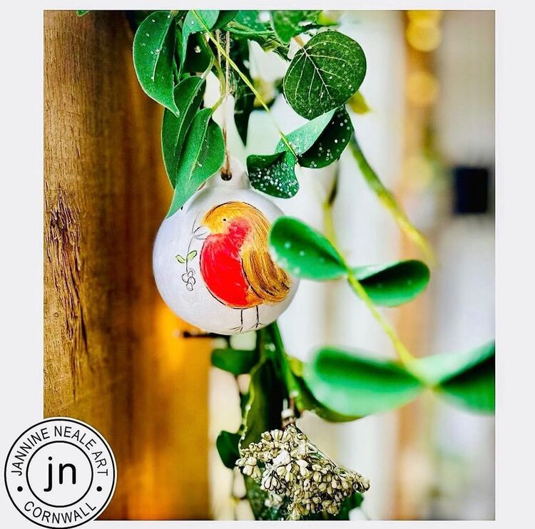 Hand painted Robin Bauble