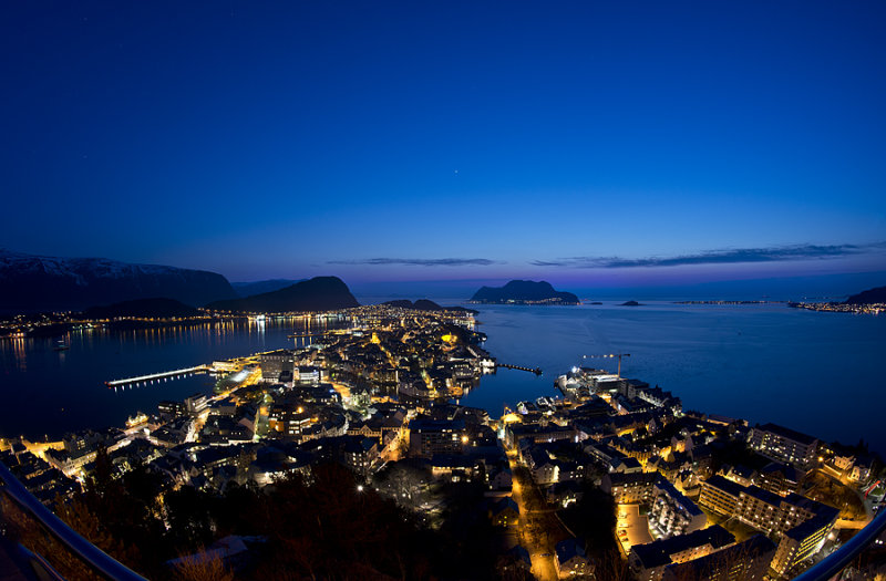 Ålesund by night