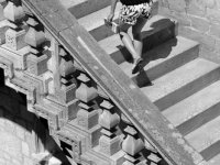 Monochrome -4