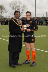 Anne Panter receives her award from Leicester's Lord Mayor