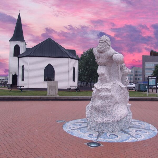 Norwegian Church & Scott memorial, Cardiff
