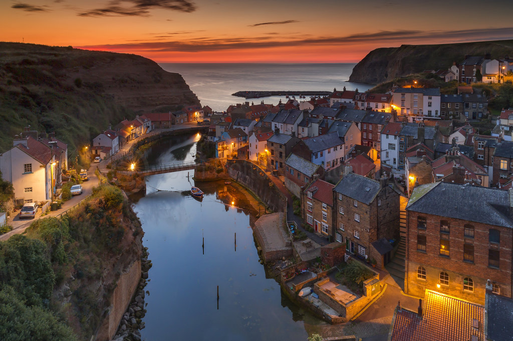 1471 Staithes Daybreak