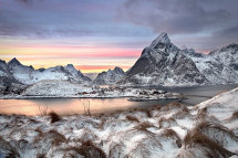 3516 Olstind and Sacrisoy Sunset