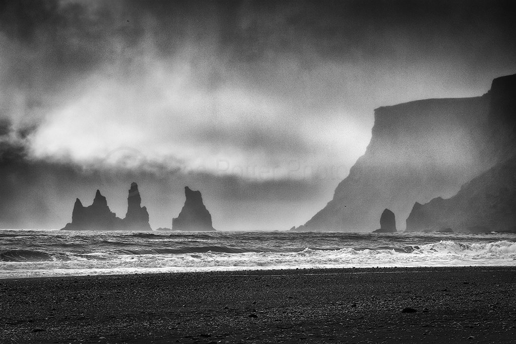 8967 Vic Sea Stacks Southern Iceland