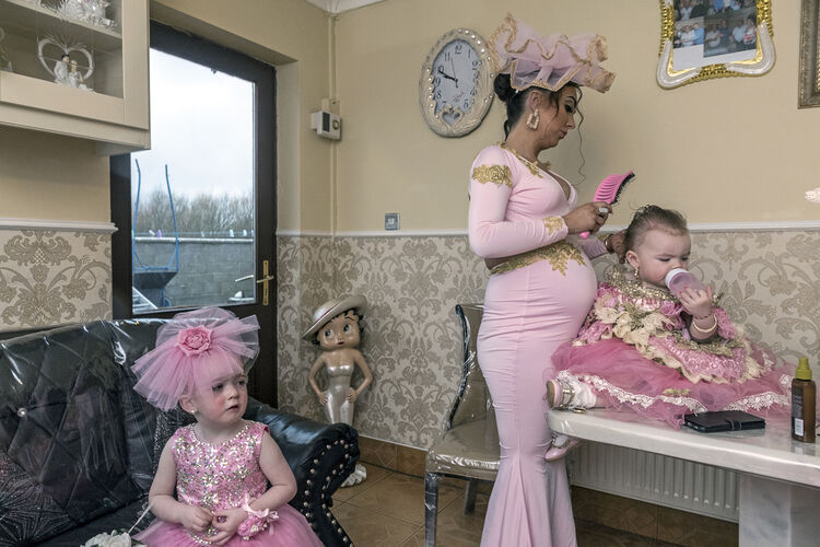 Santanna Getting Girls Ready for Wedding, Galway, Ireland 2019