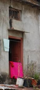 Hanging out the washing In Arughat, Manaslu